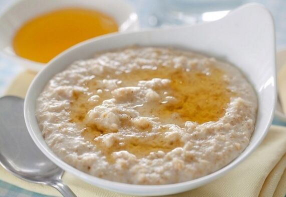 Oatmeal with flaxseed oil is the ideal breakfast for weight loss