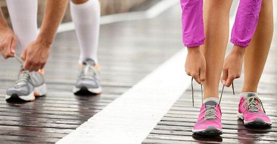 Tie shoelaces to lose weight before jogging