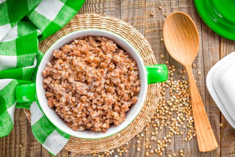 Loose diet buckwheat porridge in diet of dieters